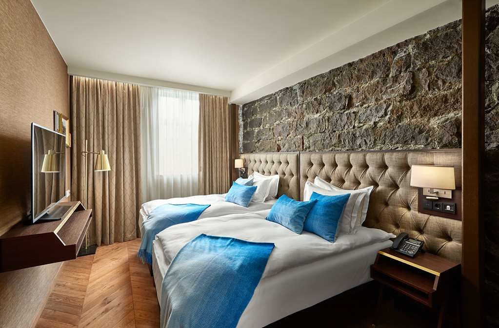 Konsulat Hotel Reykjavik Curio Collection — 48-room consulate-architectural heritage boutique in central Old Harbour district