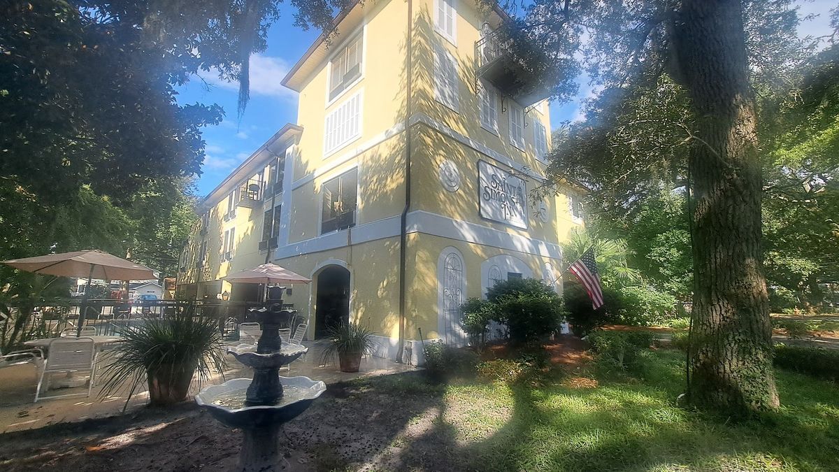 Saint Simons Inn by the Lighthouse — Saint Simons