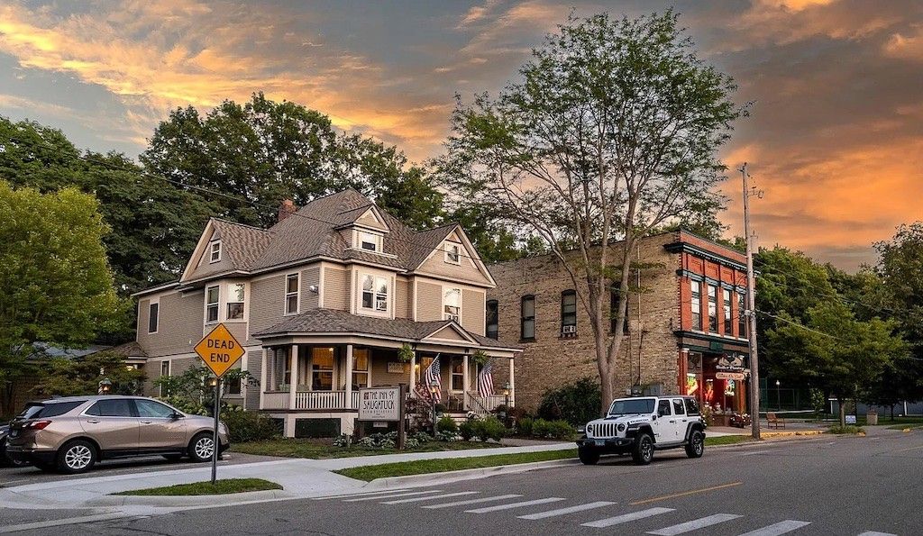 Saugatuck Inn — Saugatuck