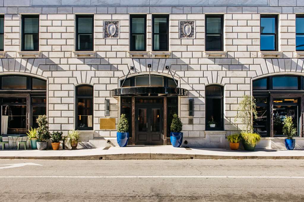 The Drayton Hotel — Savannah