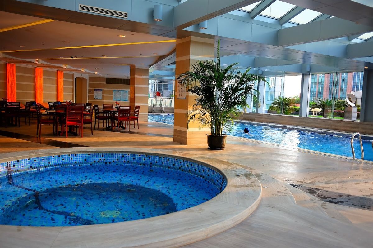 Four Seasons Hotel Shanghai at Pudong — Pudong New Area — additional view 3