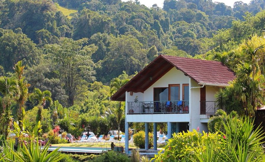 La Maison Inn — Spring Lake