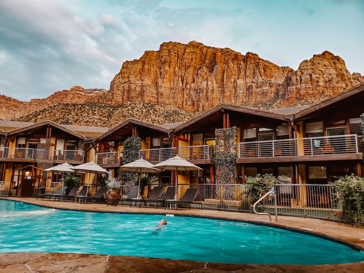 Desert Pearl Inn — Springdale