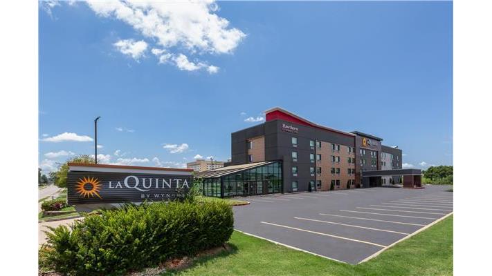 La Quinta Inn &amp; Suites Springdale — Springdale