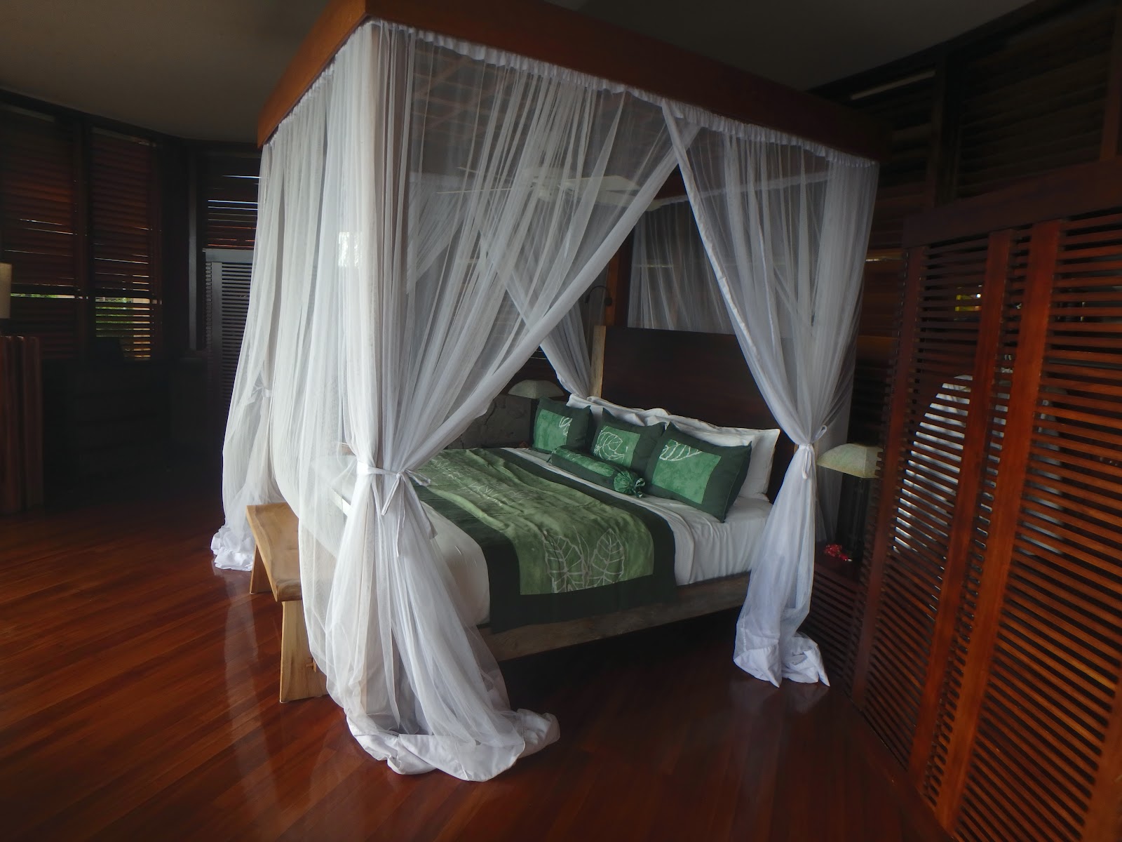 Jade Mountain Resort St Lucia — 29 open-wall sanctuaries on Anse Chastanet ridge between the Pitons, Nick Troubetzkoy architectural masterpiece