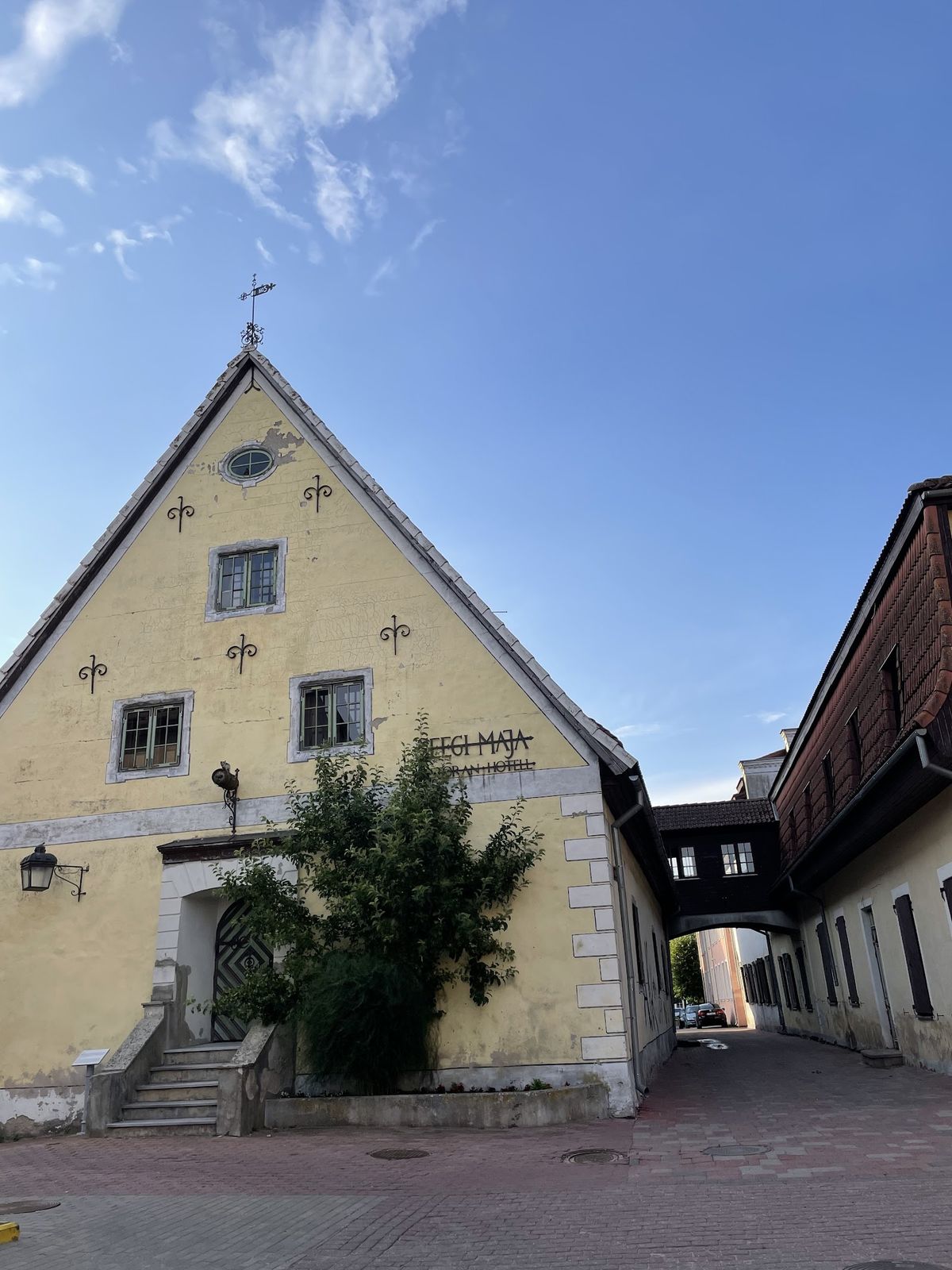 Hotel St. Petersbourg — Tallinn