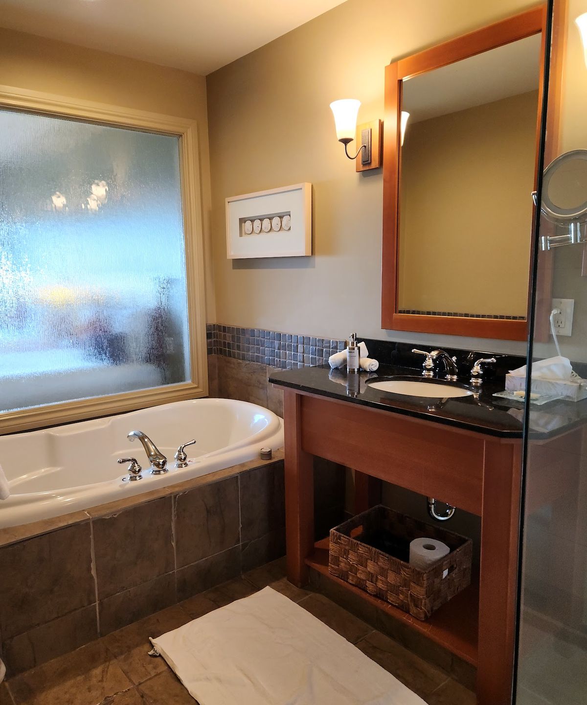 Long Beach Lodge Resort — Tofino — additional view 4