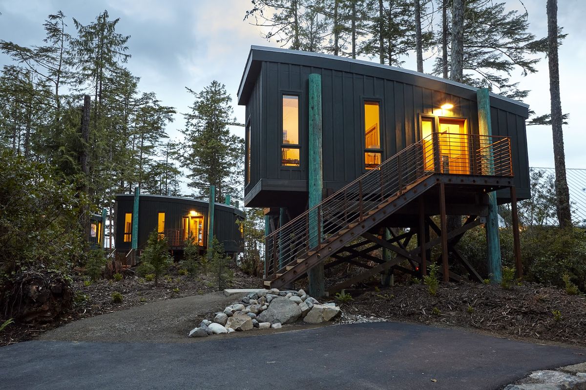 Middle Beach Lodge — Tofino — additional view 4