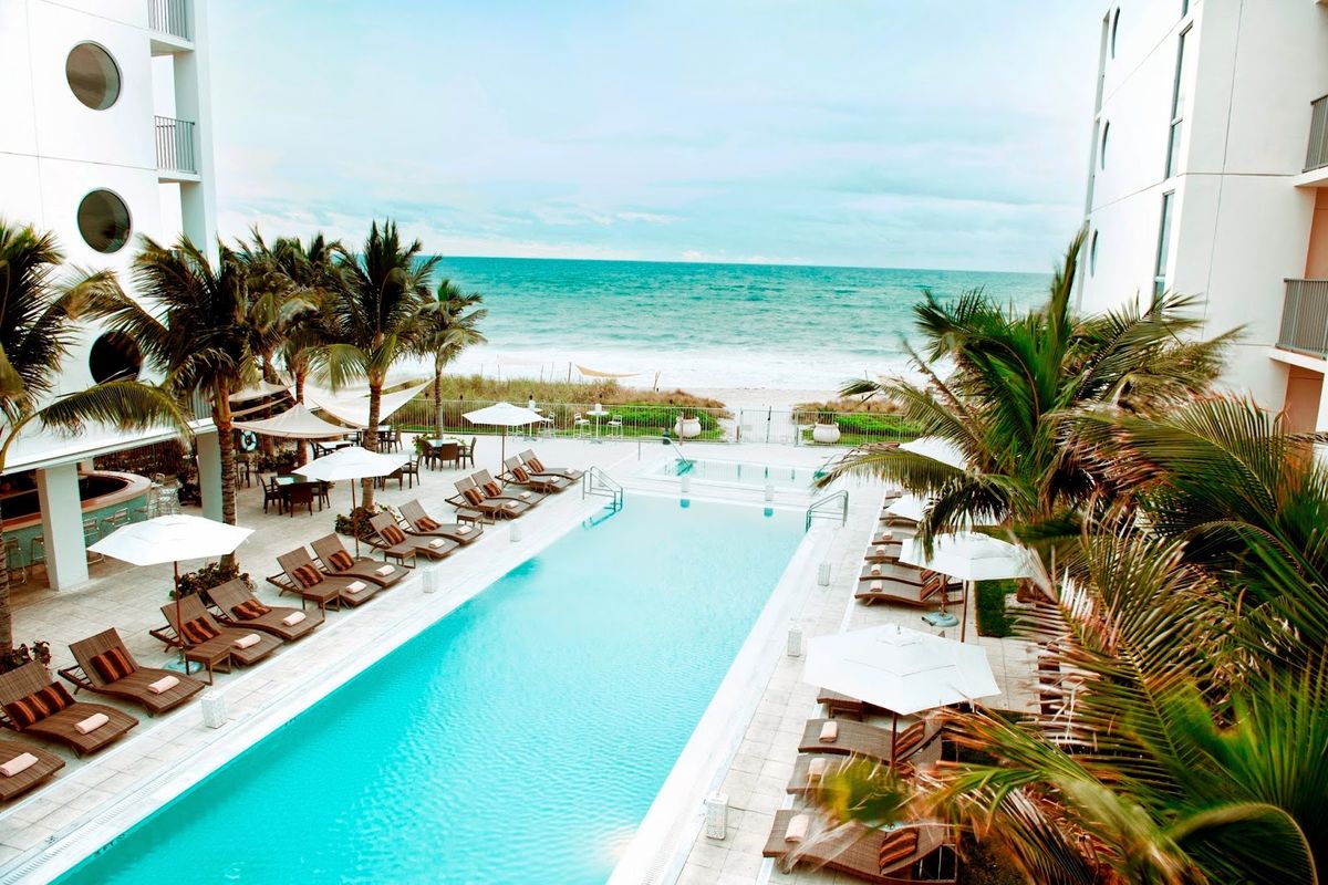 Vero Beach Inn at Beachland Plaza — small-scale beachside inn near Jaycee Beach park and Ocean Drive