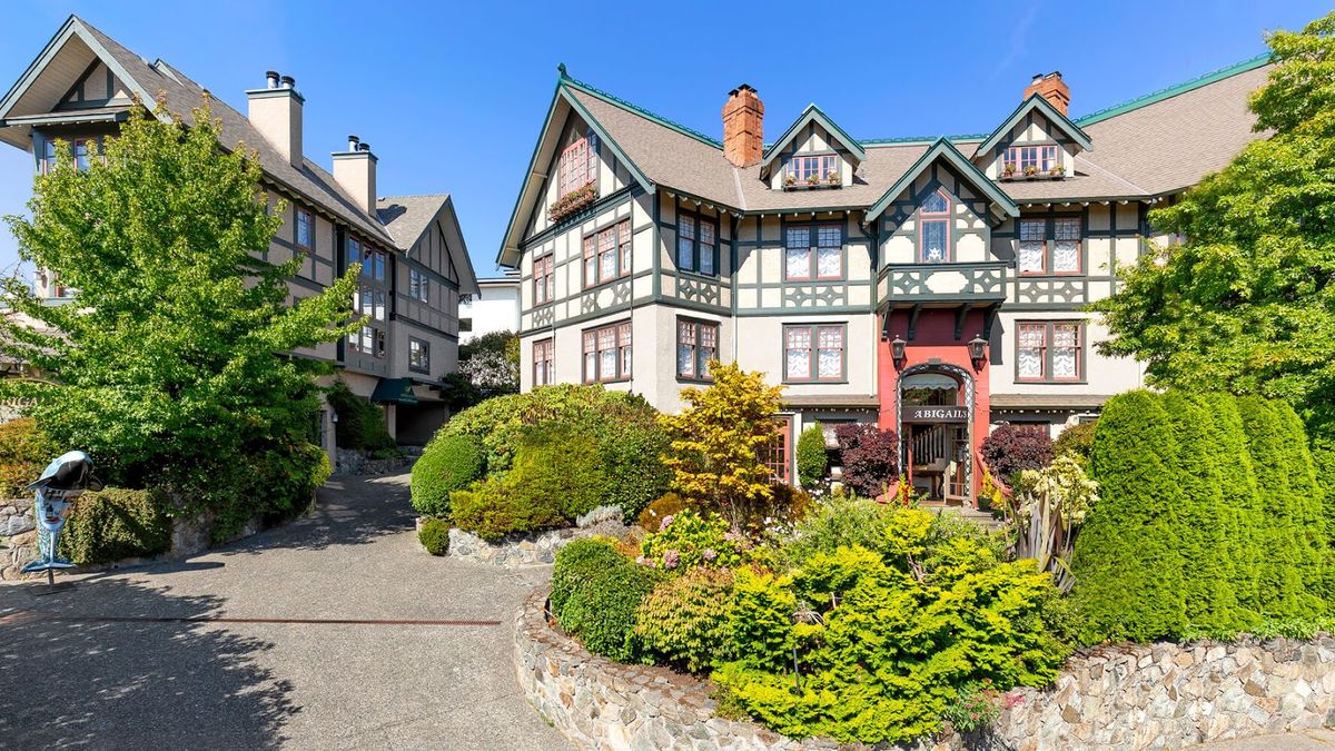 Abigail's Hotel — Victoria