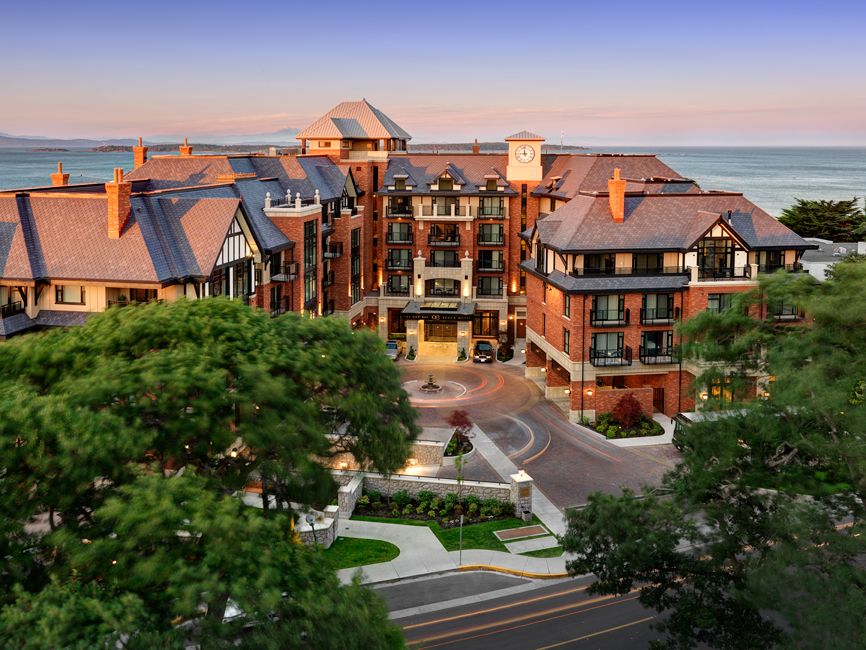 Oak Bay Beach Hotel — Victoria