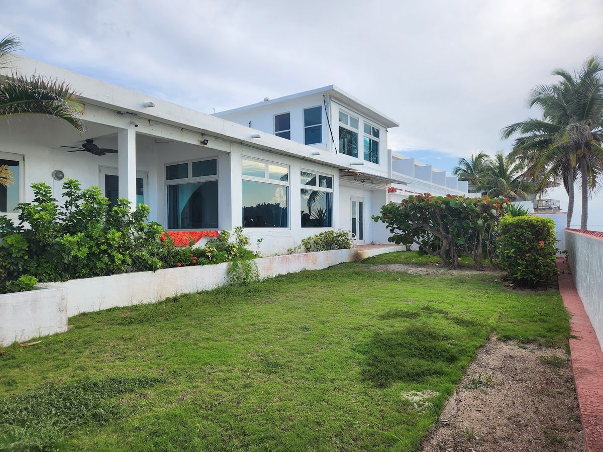 Bravo Beach Hotel — Vieques