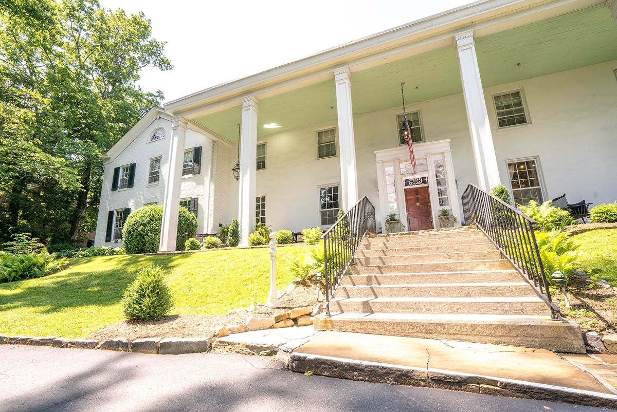 The General Lewis Inn — White Sulphur Springs