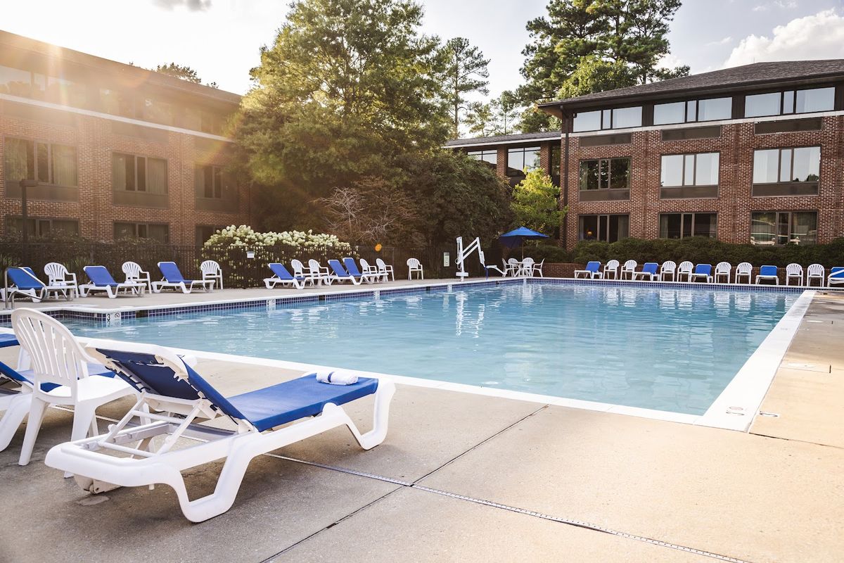 Woodlands Hotel &amp; Suites — Williamsburg